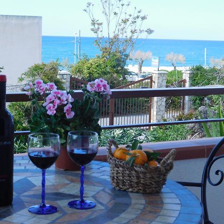 Stella Marina Sea & Sun Bed & Breakfast Чефалу Екстериор снимка